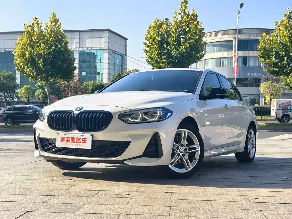 BMW 1 Series 2024 из CN, фото 1