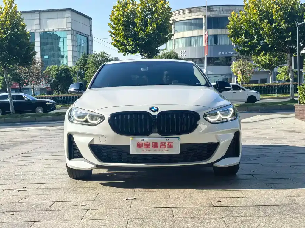 BMW 1 Series 2024 из CN, фото 2