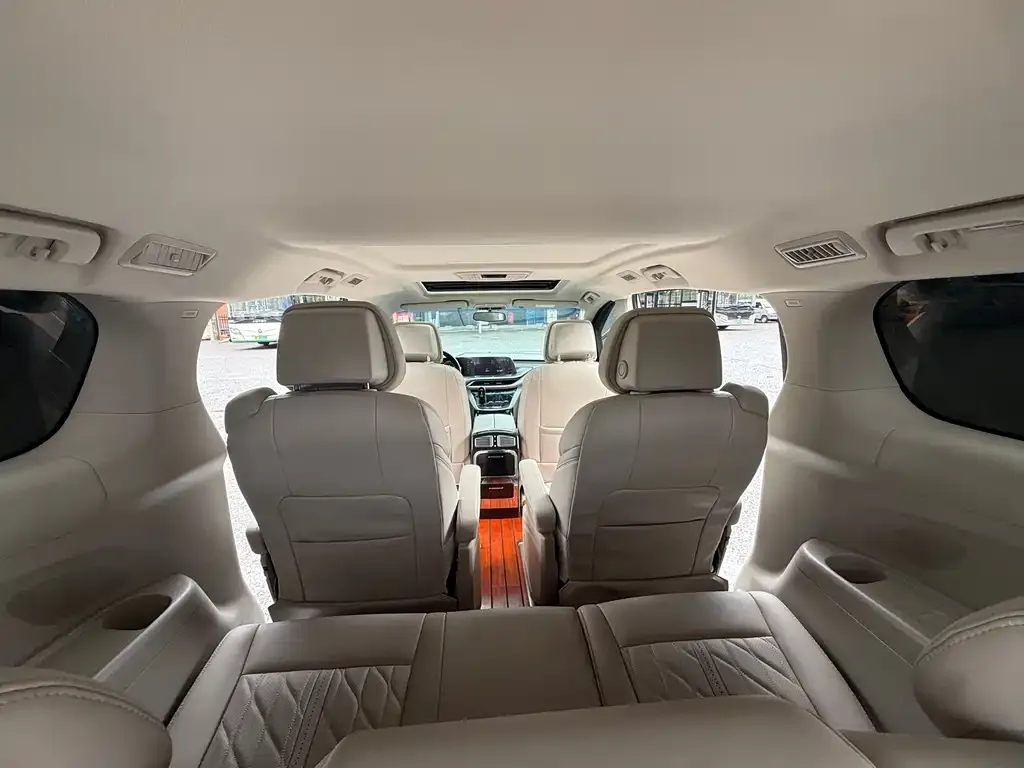Buick GL8 2023 из CN, фото 6