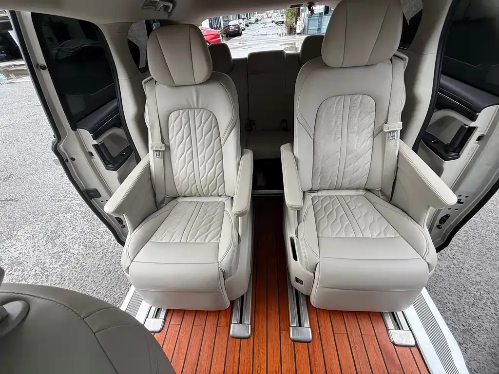 Buick GL8 2023 из CN, фото 7