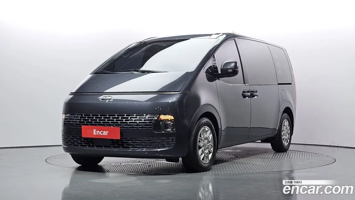 Hyundai Staria 2023 из KR, фото 1