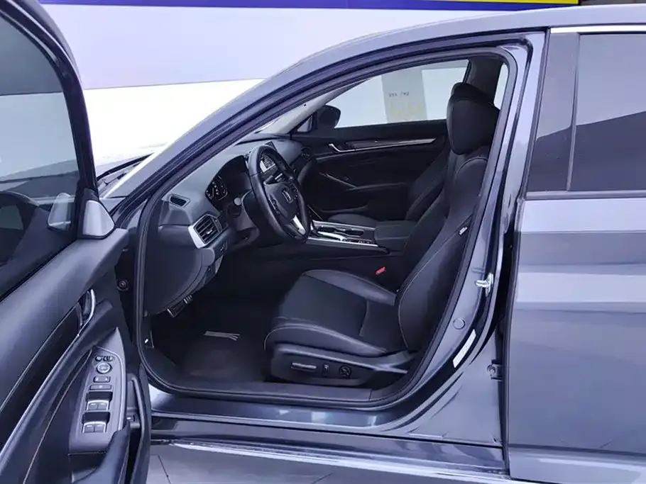 Honda Accord — фото 9