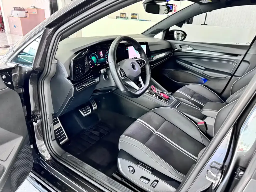 Volkswagen Golf 2021 из CN, фото 6