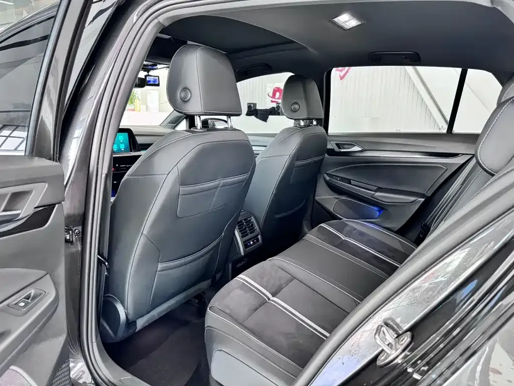 Volkswagen Golf 2021 из CN, фото 7