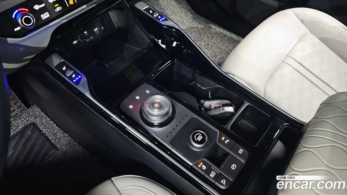 Kia Sorento — фото 9
