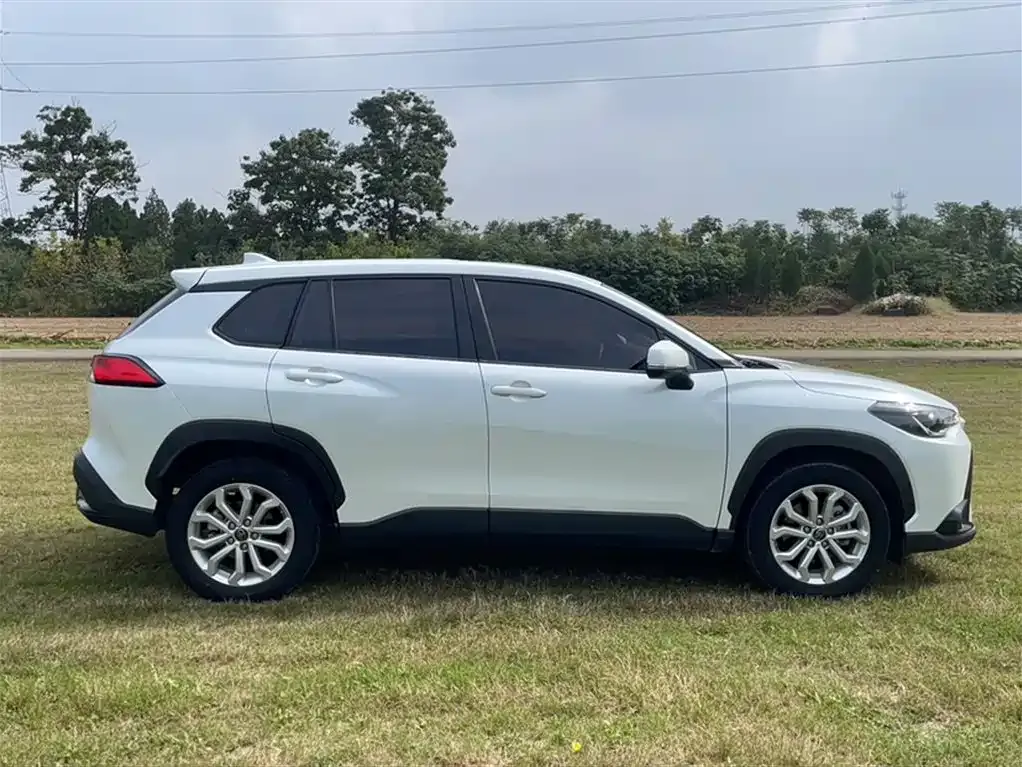 Toyota Frontlander 2023 из CN, фото 8