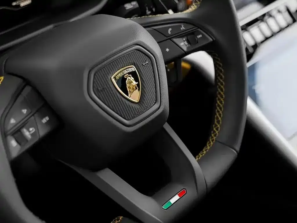 Lamborghini Urus — фото 7