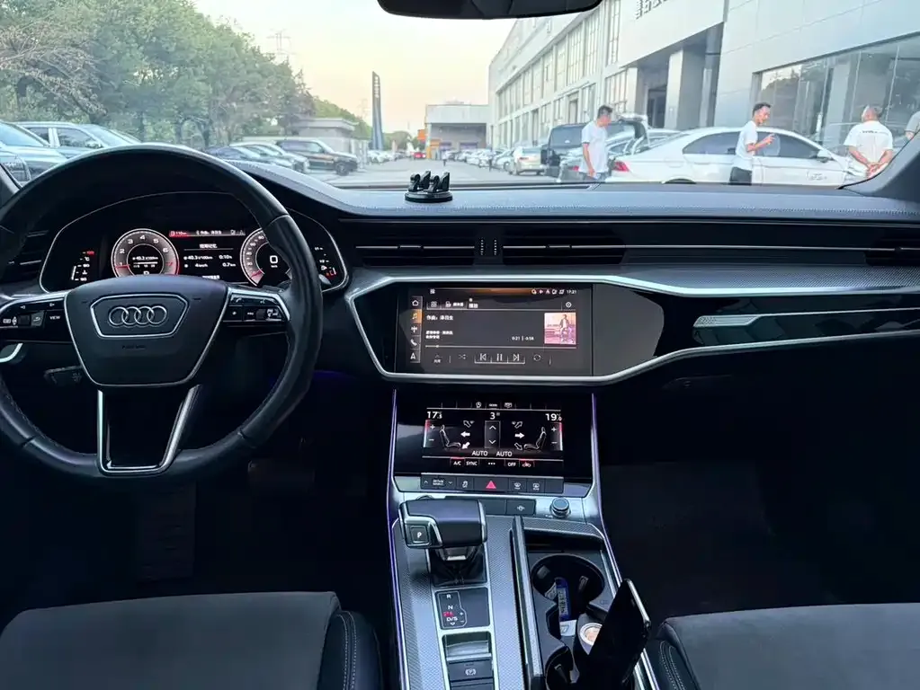 Audi A6L 2021 из CN, фото 6
