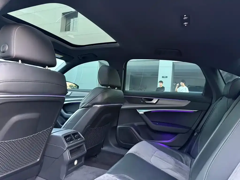Audi A6L 2021 из CN, фото 8