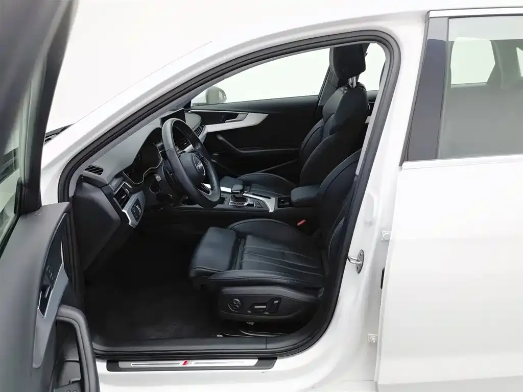 Audi A4L 2021 из CN, фото 10