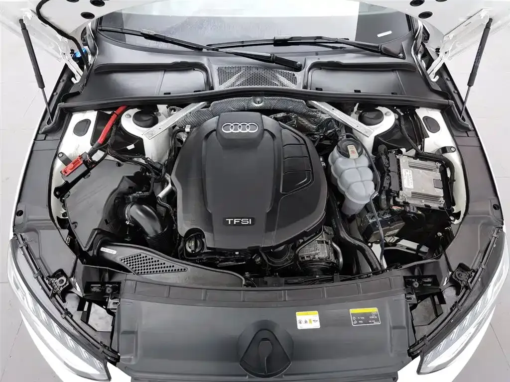 Audi A4L 2021 из CN, фото 6