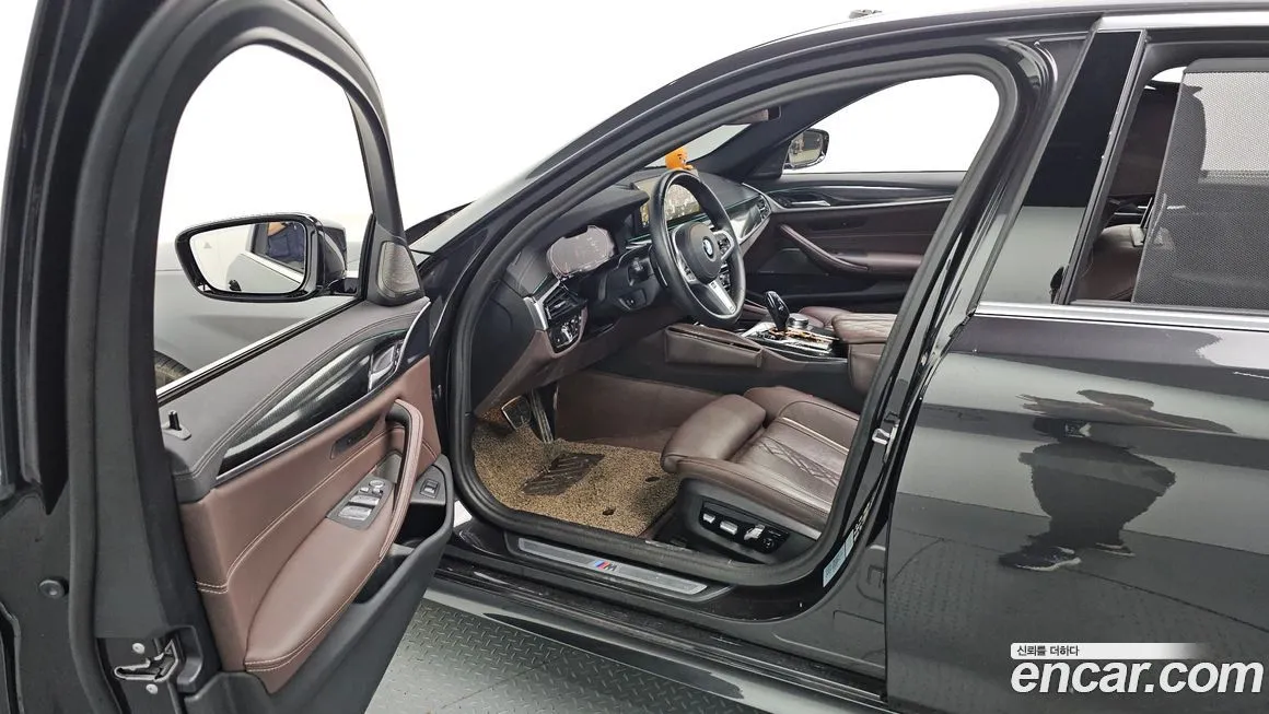 BMW 5-Series 2023 из KR, фото 10