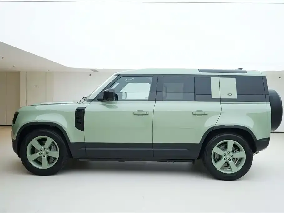 Land Rover Defender 2023 из CN, фото 3