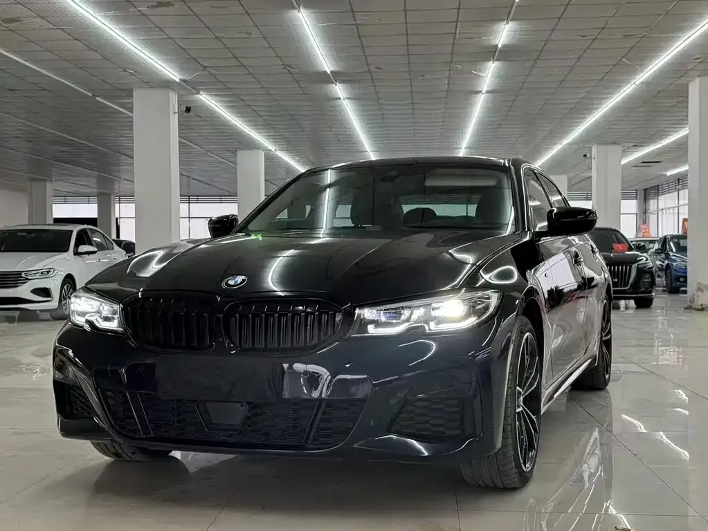 BMW 3 Series 2022 из CN, фото 1