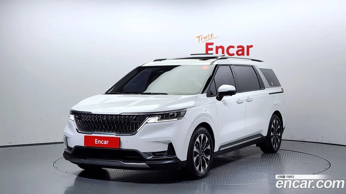 Kia Carnival — фото 1