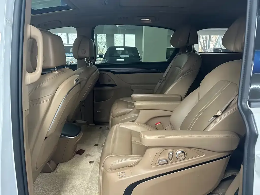 Buick GL8 2021 из CN, фото 9