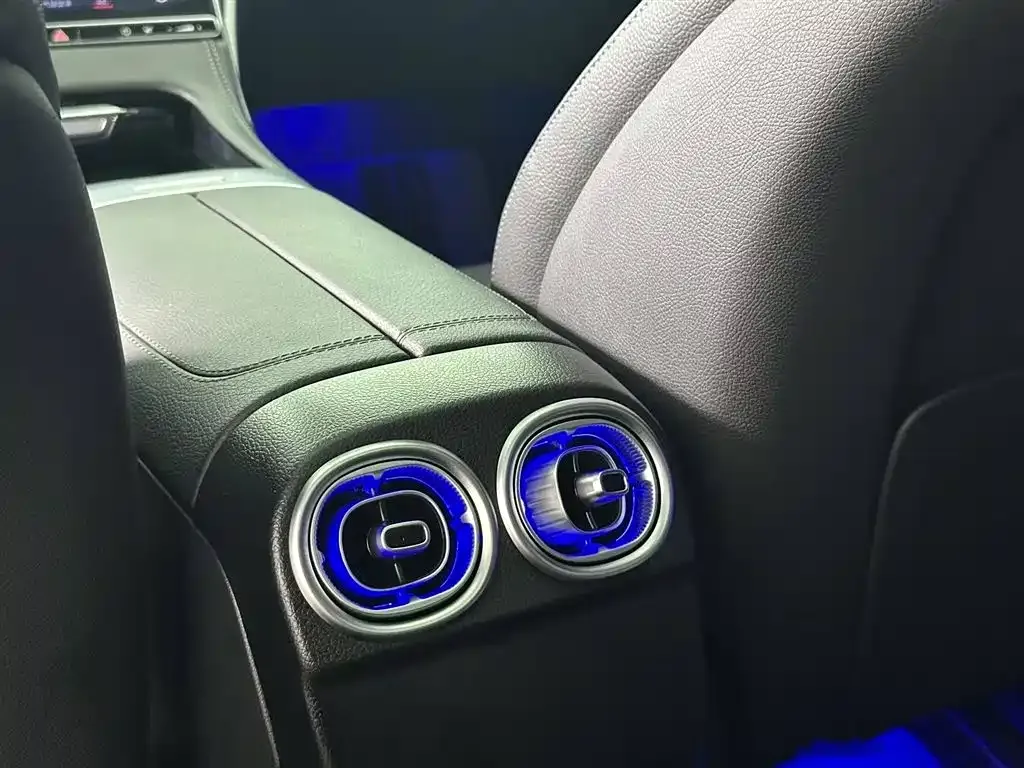 Mercedes-Benz C-Class 2024 из CN, фото 2