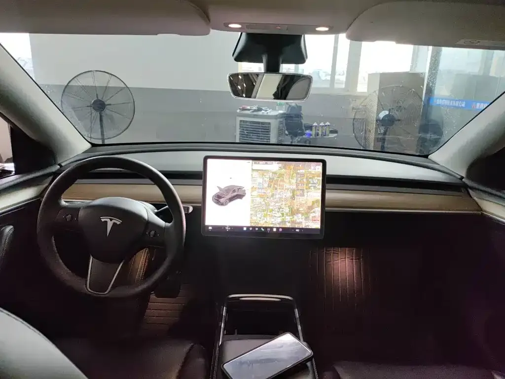 Tesla Model Y — фото 3