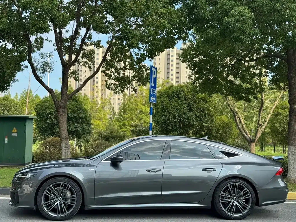 Audi A7 2022 из CN, фото 3