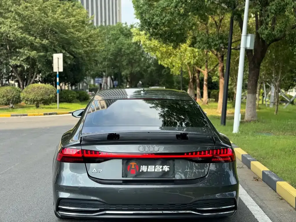 Audi A7 2022 из CN, фото 5