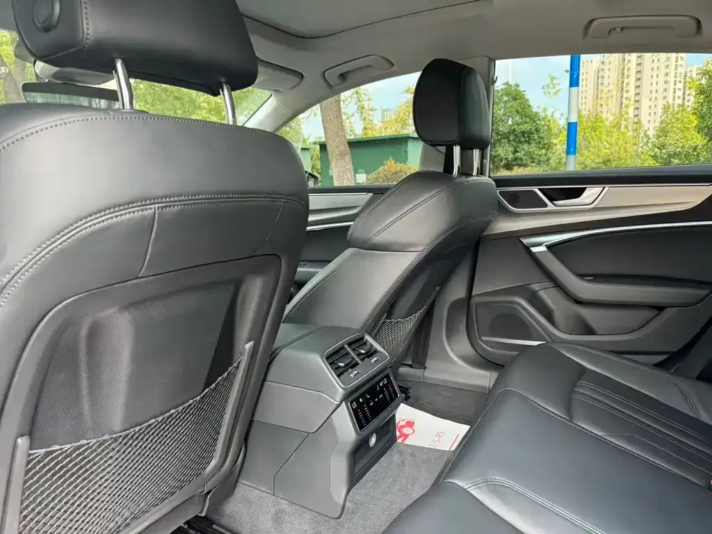 Audi A7 2022 из CN, фото 9
