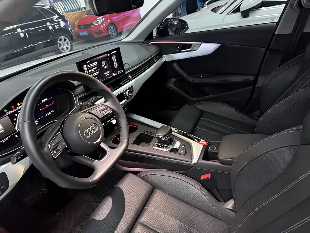Audi A4L 2022 из CN, фото 5