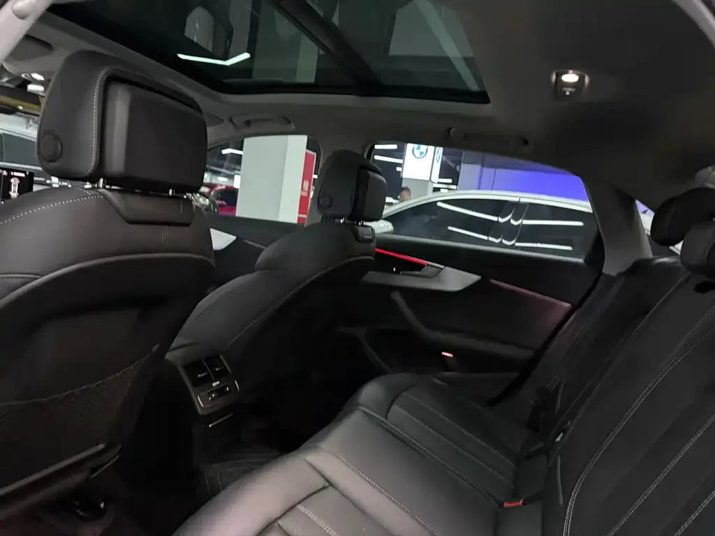 Audi A4L 2022 из CN, фото 8