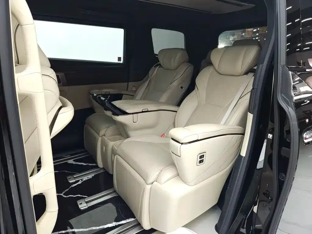 Toyota Alphard 2024 из CN, фото 10