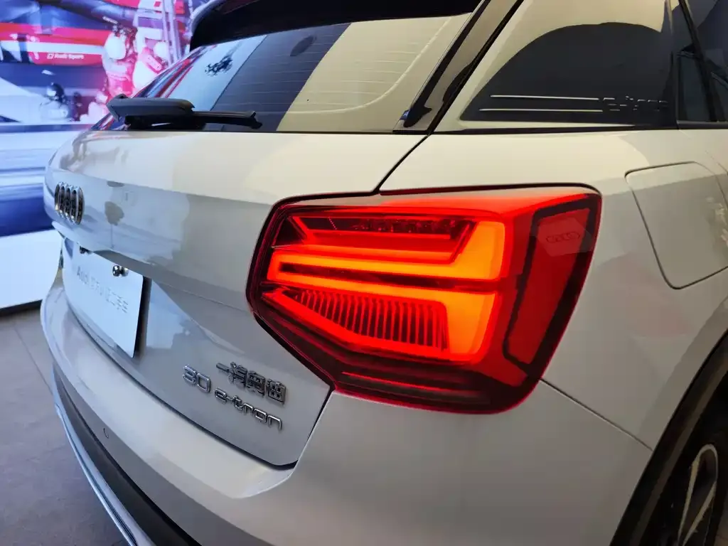 Audi Q2L e-tron 2021 из CN, фото 5