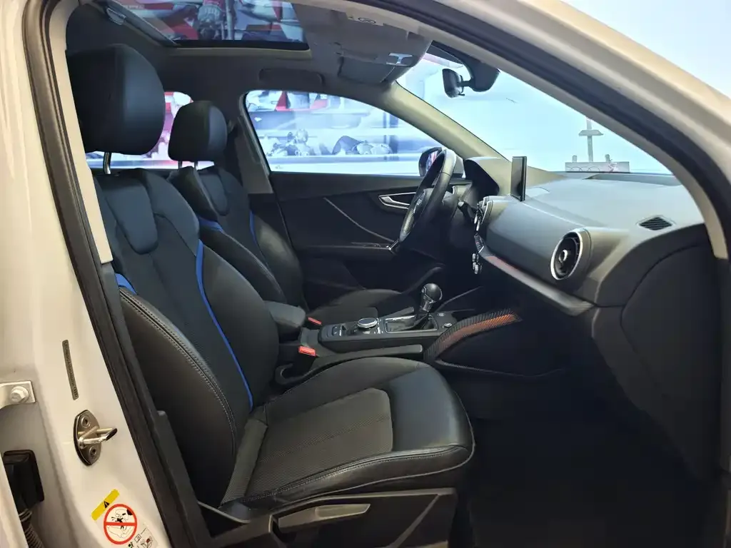 Audi Q2L e-tron 2021 из CN, фото 8