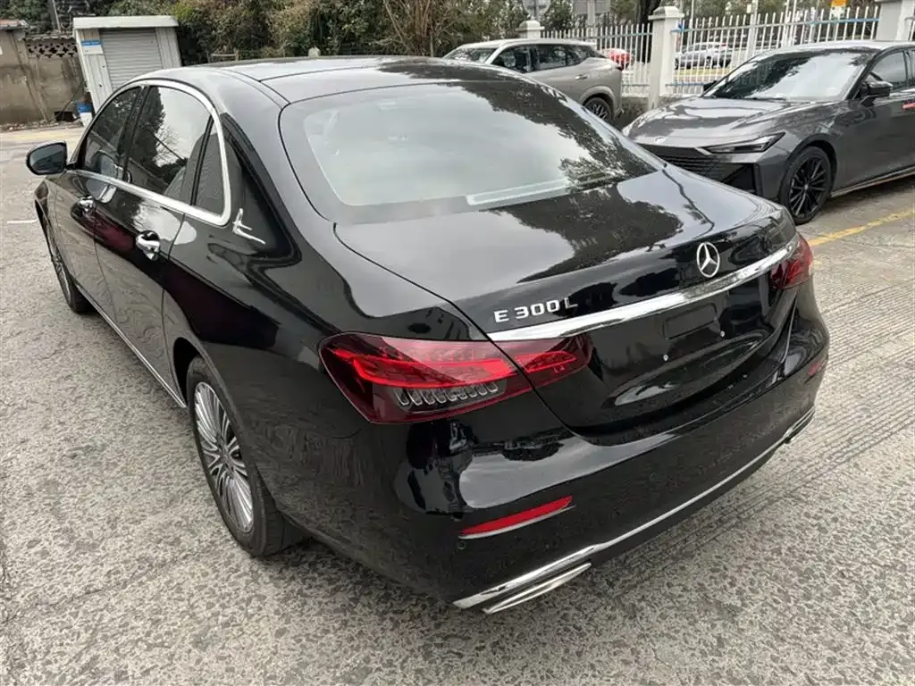 Mercedes-Benz E-Class 2023 из CN, фото 6