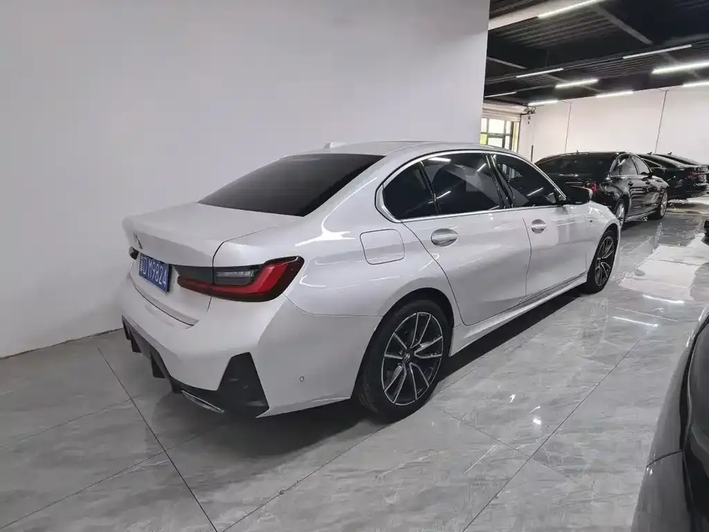 BMW 3 Series 2024 из CN, фото 9