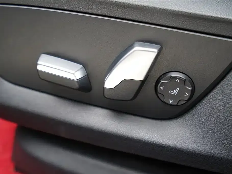 BMW 5 Series 2022 из CN, фото 6