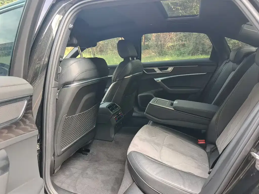 Audi A6L 2025 из CN, фото 7