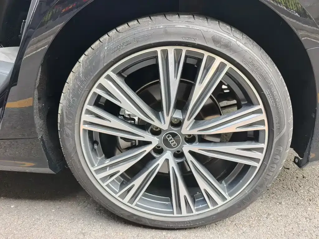 Audi A6L 2025 из CN, фото 9