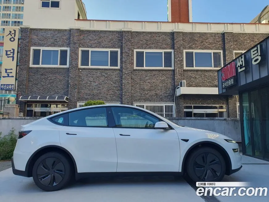 Tesla Model Y 2025 из KR, фото 3