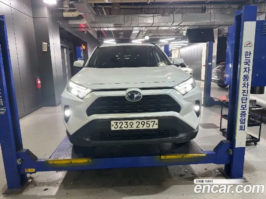 Toyota RAV4 2024 из KR, фото 1