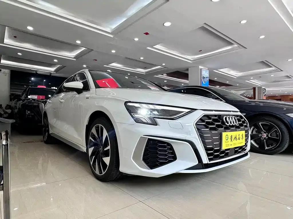 Audi A3 2024 из CN, фото 2