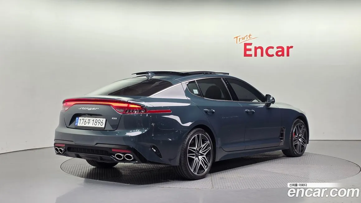 Kia Stinger 2023 из KR, фото 2