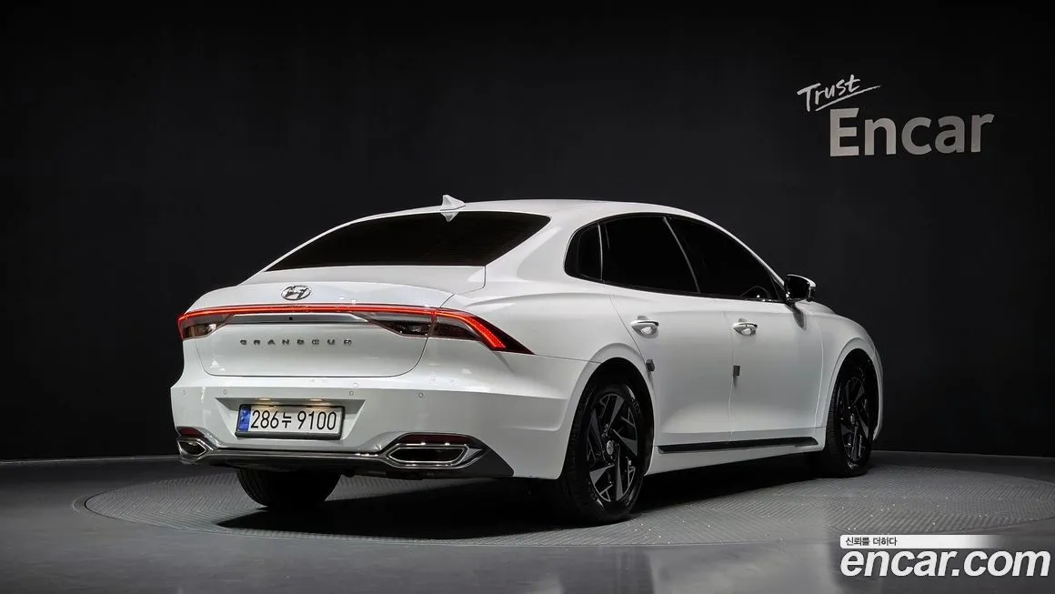 Hyundai Grandeur 2022 из KR, фото 2
