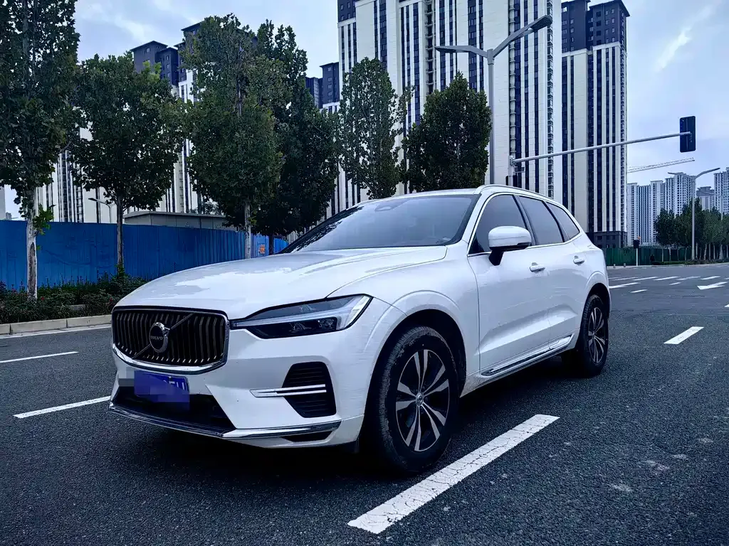 Volvo XC60 2023 из CN, фото 1