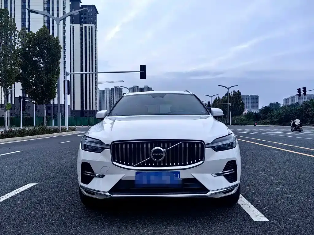 Volvo XC60 2023 из CN, фото 2