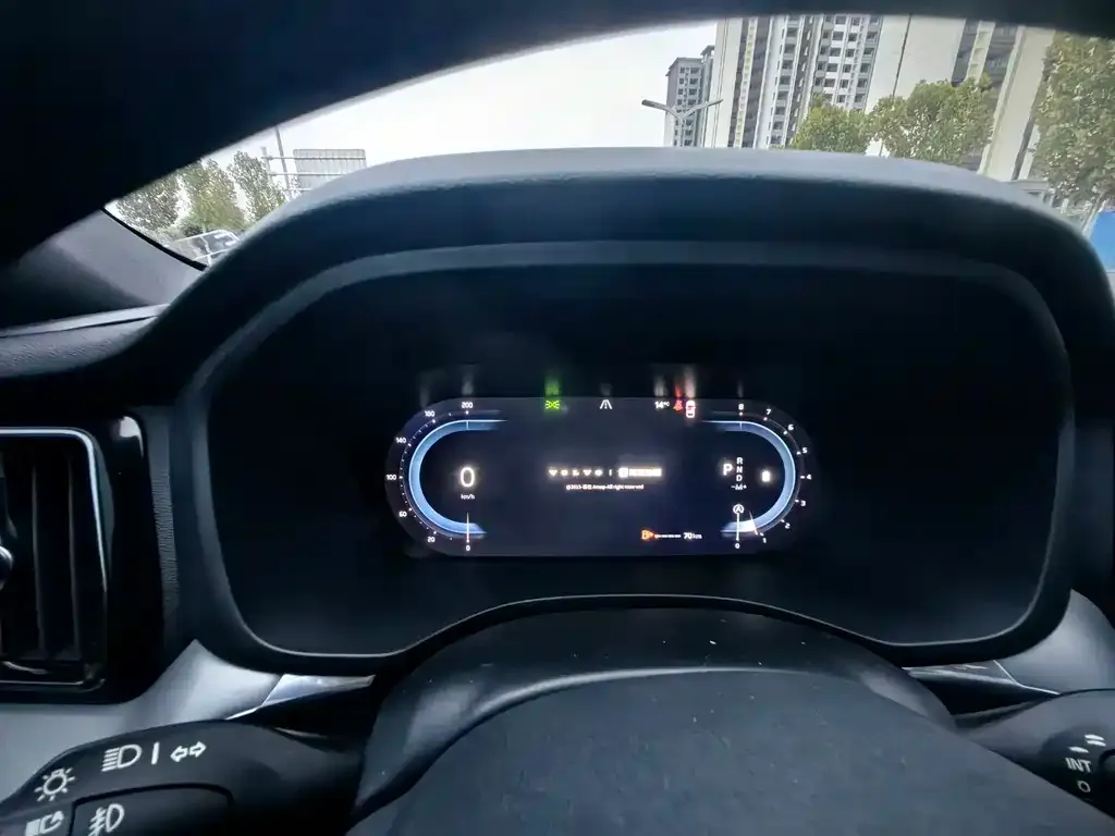 Volvo XC60 2023 из CN, фото 8