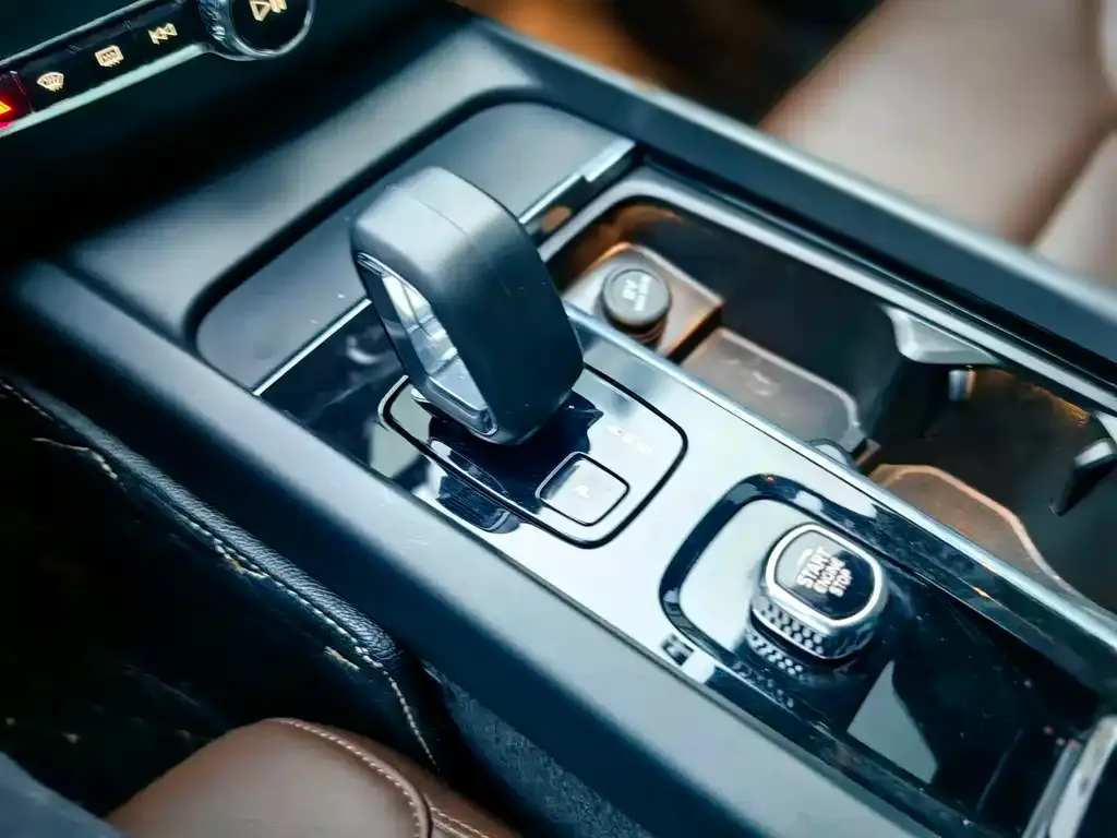 Volvo XC60 2023 из CN, фото 9