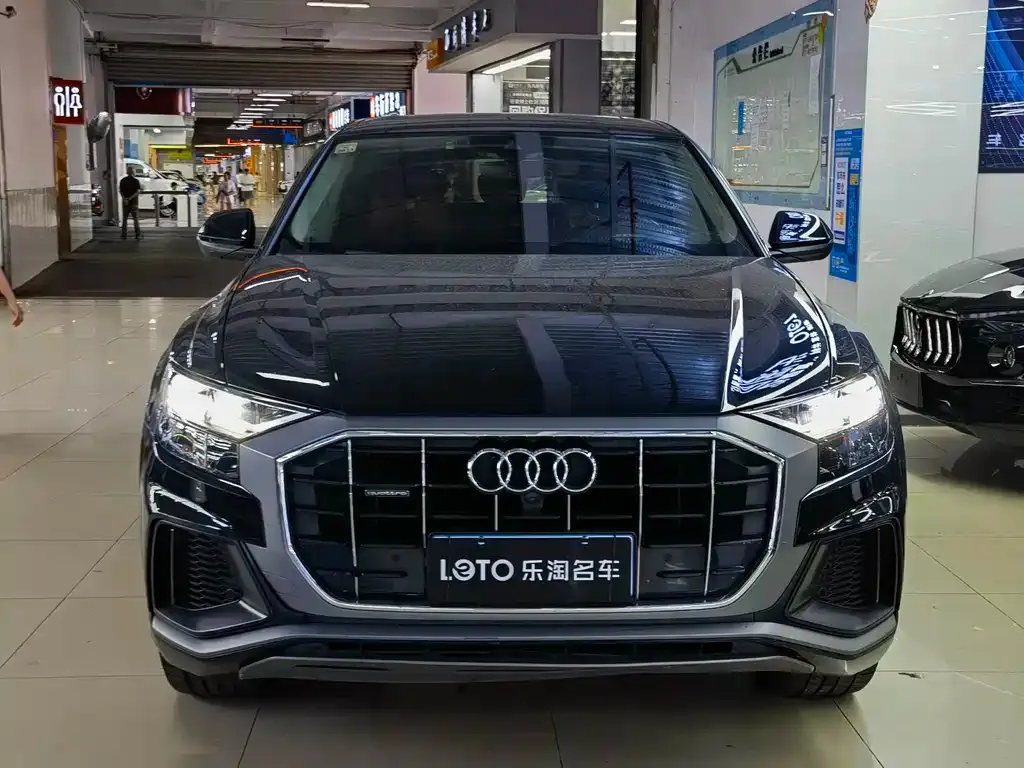 Audi Q8 2021 из CN, фото 2