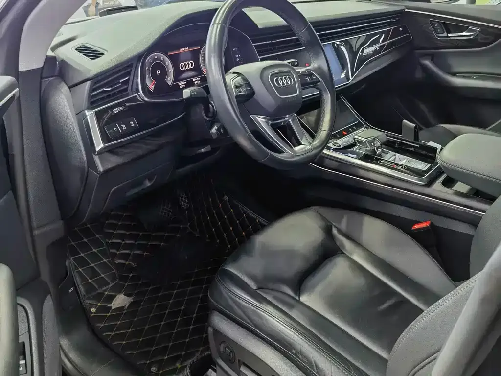 Audi Q8 2021 из CN, фото 6