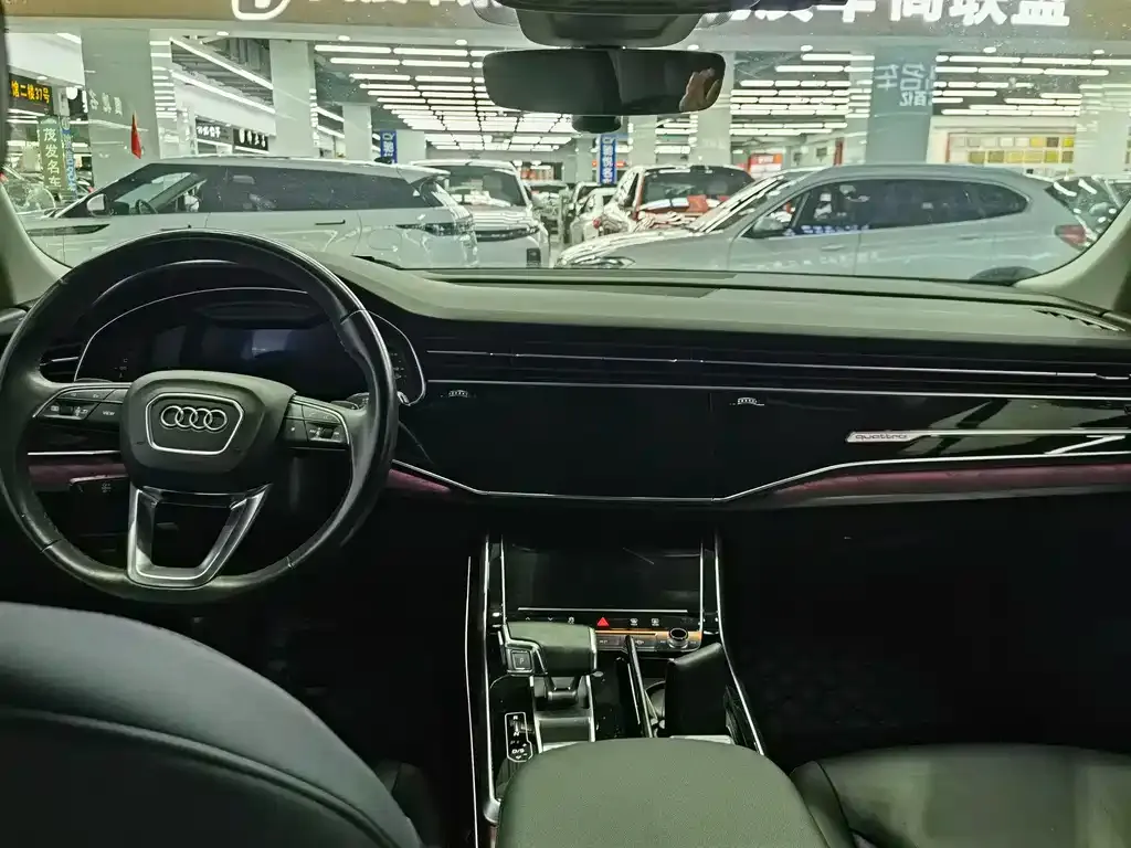 Audi Q8 2021 из CN, фото 8