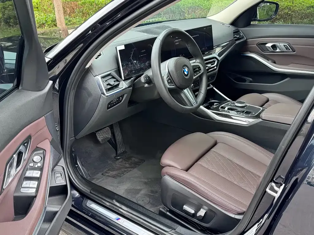 BMW 3 Series 2023 из CN, фото 10