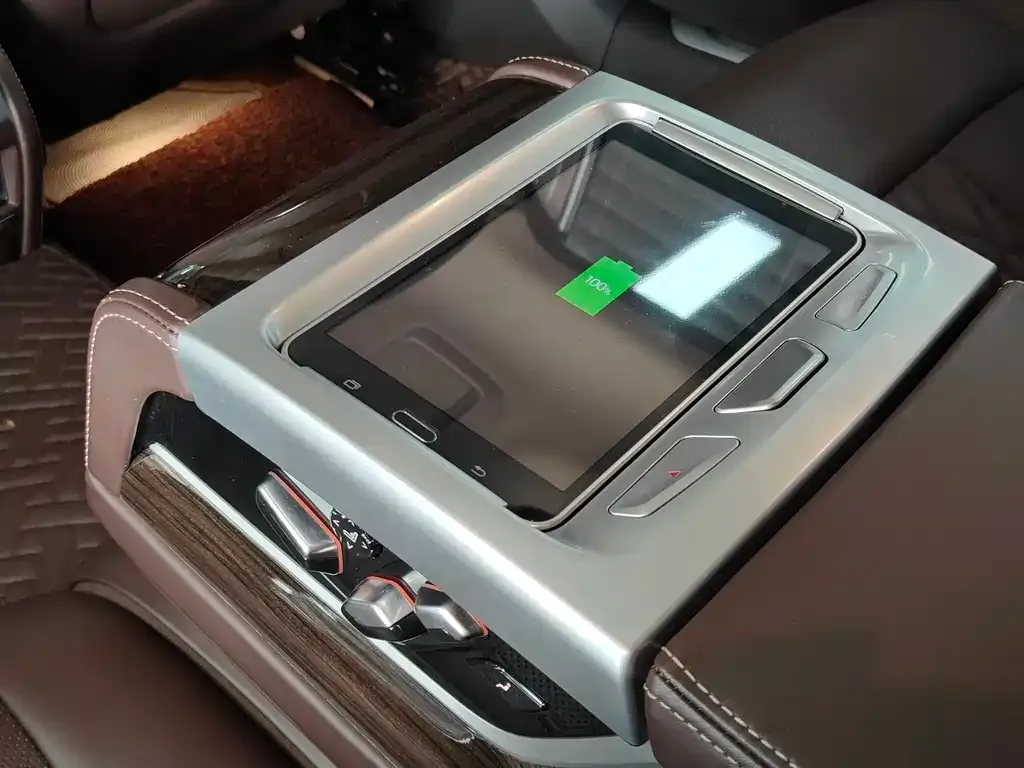 BMW 7 Series 2021 из CN, фото 10
