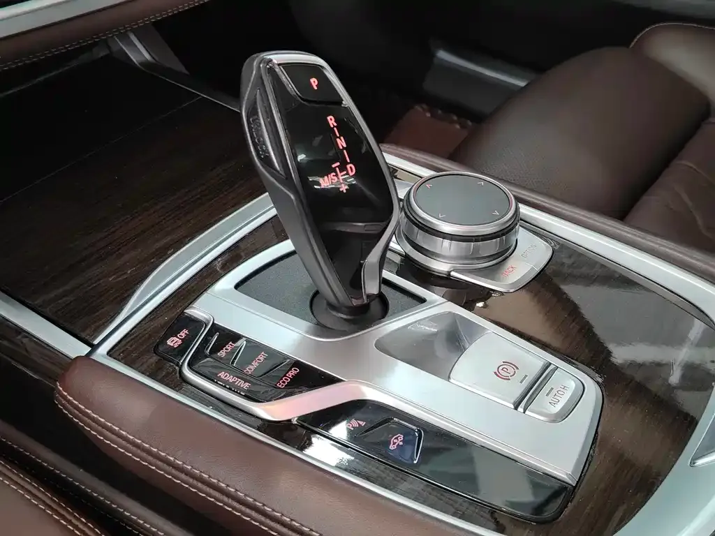 BMW 7 Series 2021 из CN, фото 9